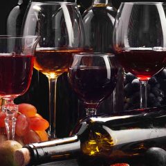 Vino Rosso Online: Il Piacere di Acquistare Vini Pregiati da Casa
